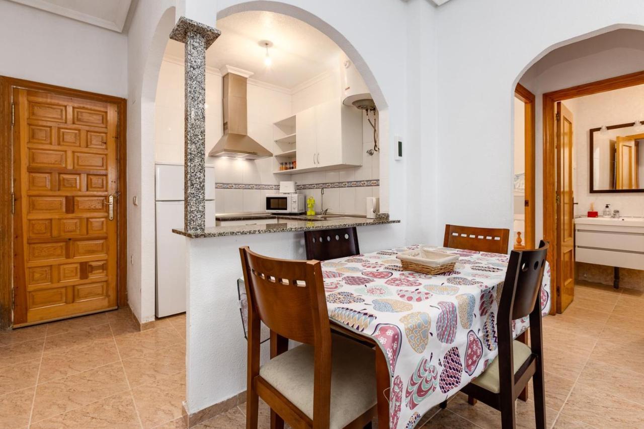Bonito Apartamento De Dos Habitacion Y Piscina Torrevieja Eksteriør billede