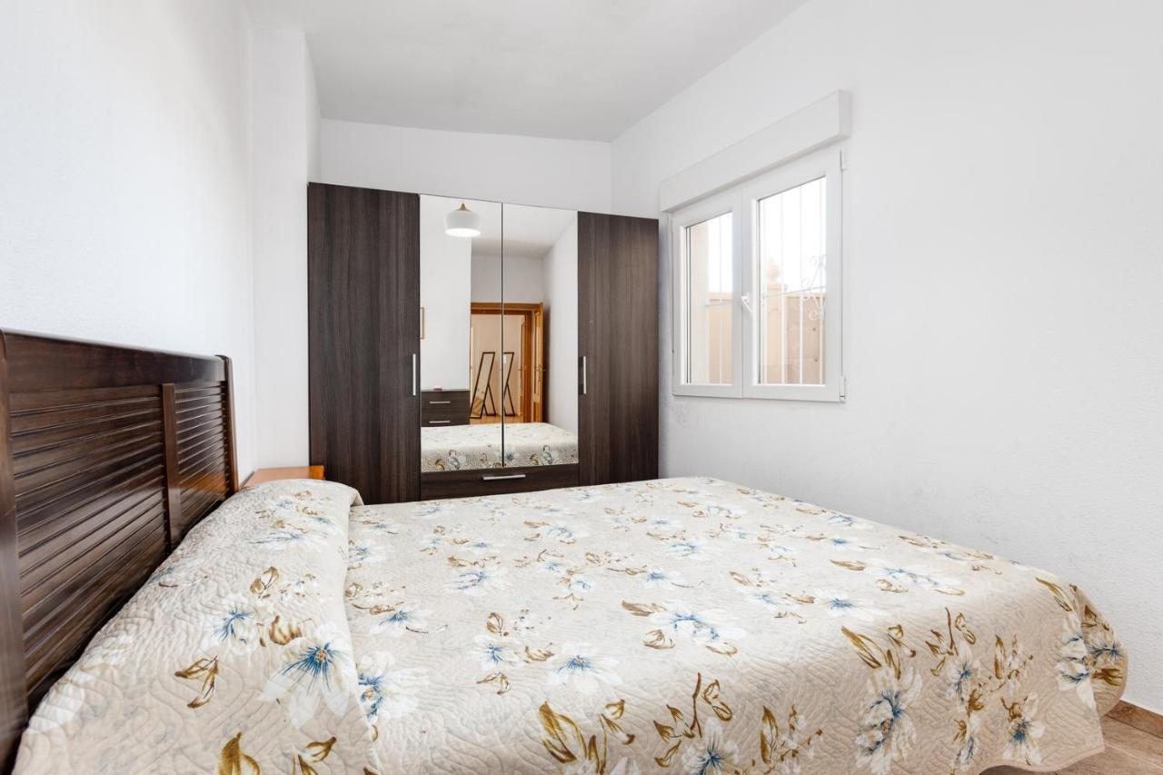 Bonito Apartamento De Dos Habitacion Y Piscina Torrevieja Eksteriør billede
